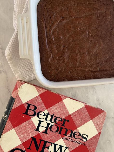 Vintage Brownie Recipe Vintage Brownie Recipe, Old Fashion Brownies Recipe, Betty Crocker Brownies Recipe, Old Fashioned Brownies, Betty Crocker Brownies, Betty Crocker Cook Book, Cake Like Brownies, Classic Brownies Recipe, Homemade Brownie Mix