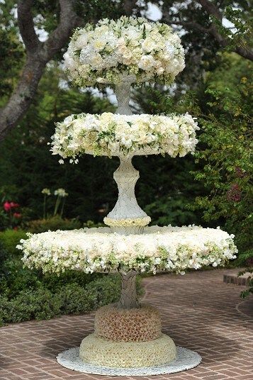 Garden Backdrop Ideas, Preston Bailey Wedding, Garden Backdrop, Table Florals, Preston Bailey, Backdrop Ideas, Card Display, Fantasy Wedding, Wedding Arrangements