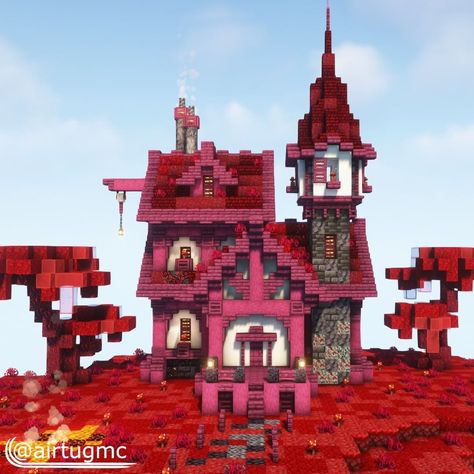 Minecraft House Crimson Wood, Crimson Minecraft House, Minecraft Crimson Build, Crimson Wood House Minecraft, Red Minecraft Builds, Red House Minecraft, Red Minecraft House, Minecraft Gothic House, Minecraft Witch