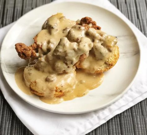 Fried Chicken Biscuits with Sausage Gravy – Pontchartrain Kitchen Chicken Gravy And Biscuits, Southern Louisiana Recipes, Fried Chicken Biscuits, Bean Sausage, Gravy Fries, Gravy And Biscuits, Chicken Biscuits, Brunch At Home, Sausage Potato