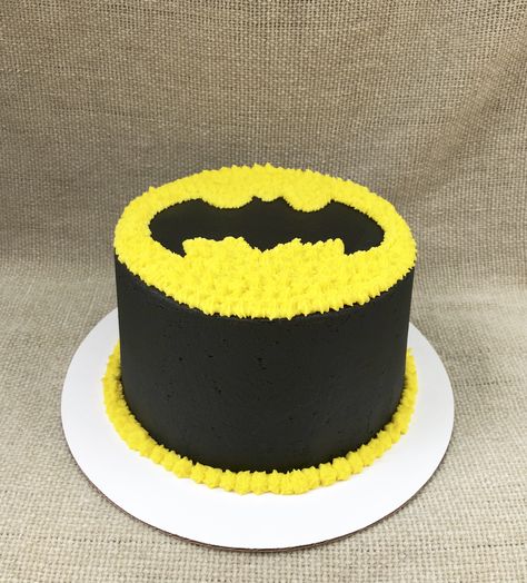 Simple Batman Cake, Easy Batman Cake, Batman Cupcakes, Batman Cake Topper, Superhero Birthday Cake, Superhero Theme Party, Novelty Birthday Cakes, Batman Cake, Batman Party