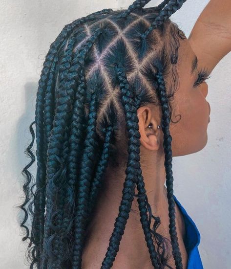 Natural Hair Box Braids, Short Braids, Braids With Curls, Oval Face Shapes, Girls Braids, Knotless Braids, Cornrow Hairstyles, Middle Part, Long Braids