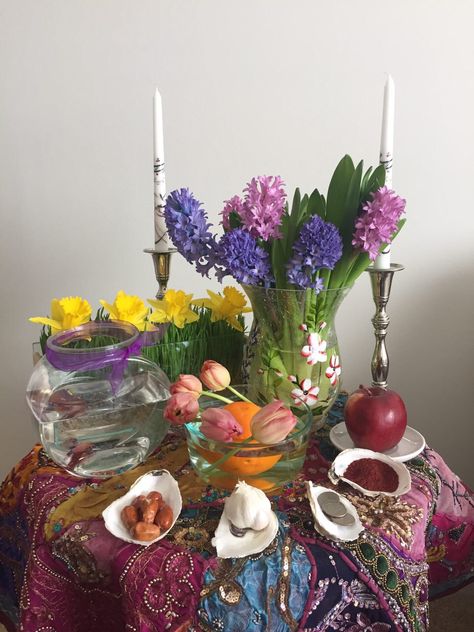 Nowruz Aesthetic, Novruz Holiday, Haftseen Ideas, Haftsin Ideas, Nowruz Crafts, Norooz Design, Nowruz Table, Haft Sin, Haft Seen