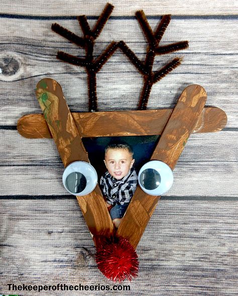 Popsicle Stick Reindeer Picture Frame, Reindeer Photo Craft, Popsicle Stick Frames For Kids, Christmas Footprint, Eyes Craft, Easy Christmas Craft, Christmas Arts, December Crafts, Christmas Crafts For Toddlers