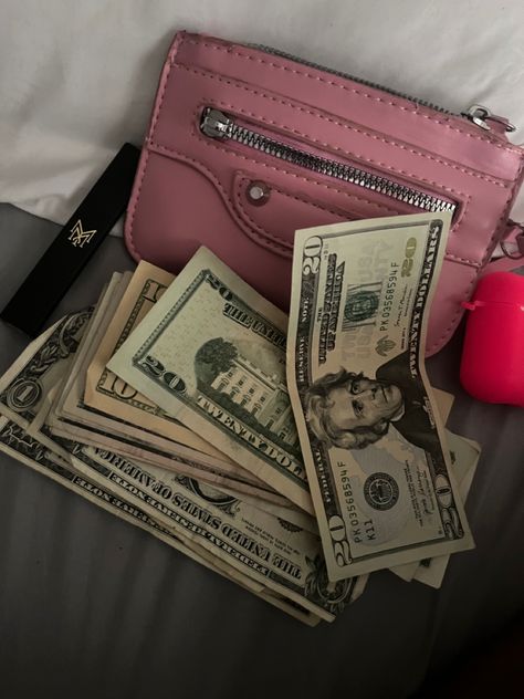 Wallet With Money Aesthetic, Cash Only Aesthetic, Money In Purse Aesthetic, Money Safe Aesthetic, Money Aethstetic, Money In Purse, Money In Wallet, Pink Cash, Wallet With Money