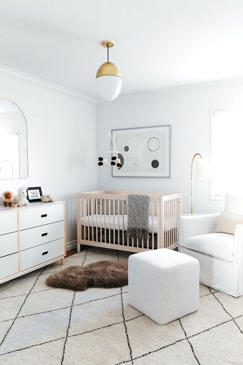 Gender Neutral Nursery. Gray, natural wood, and gold accents in a white and light room and it works so well. Gender Neutral Nursery Design, Nursery Ideas Boy, Nursery Design Neutral, Stylish Nursery, Kid Rooms, California Closets, Nursery Modern, Dream Nurseries, Boys Nursery