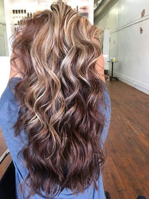 Medium Aesthetic, Light Balayage, Balayage Honey, Hair Light, Aesthetic Brown, Hair Do, Hair Summer, Hair Medium, Hair Color Highlights