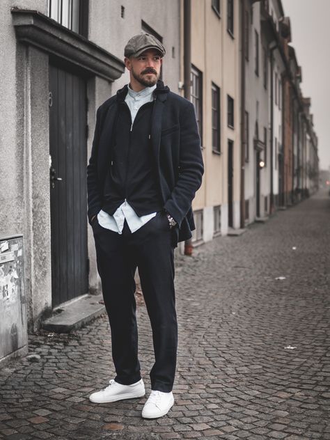 Pesky Blinders Outfit Men, Peaky Blinders Style Man, Mens Beret Outfit, Peaky Blinder Hat Outfit, Peaky Blinders Men’s Fashion, Beret Outfit Men, Street Wear Male, Peaky Blinders Fashion, Outfits For Teenage Guys