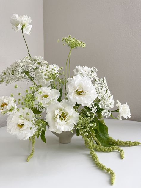 White And Green Floral Table Arrangements, Greenery And White Wedding Flowers, Unique White Floral Arrangements, White And Green Centrepiece Wedding, Wedding Table Inspiration Simple, Limelight Hydrangea Centerpiece, All White Arrangements, Branches Floral Arrangement, White Flower Frog Arrangement