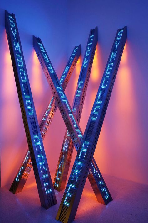 Corporative Events, Jenny Holzer, Conceptual Artist, Exhibition Display, Neon Art, Text Art, Light Installation, Land Art, Op Art