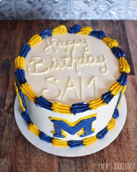 University of Michigan Cake Go Blue UofM Birthday Cake Michigan Cake Ideas, Michigan Birthday Cake, Michigan Desserts, Michigan Cake, Wolverine Cake, University Michigan, Dad Birthday Cakes, Dads Birthday, Blue Cakes