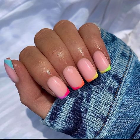 Square Acrylic Nails Colorful, Nails Colorful French Tip, Ombré French, Nails Colorful, Nails Ombre, Colorful French, Short Square Acrylic Nails, Trendy Nail, Trendy Nail Art