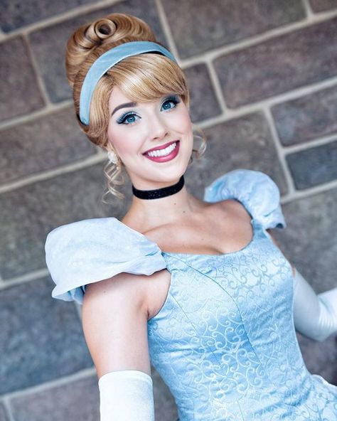 Cinderella Face Character, Cinderella Makeup, Cinderella Pictures, Disney Princess Makeup, Cinderella Characters, Cinderella Cosplay, Disneyland Princess, Disney Princess Cosplay, Princess Makeup