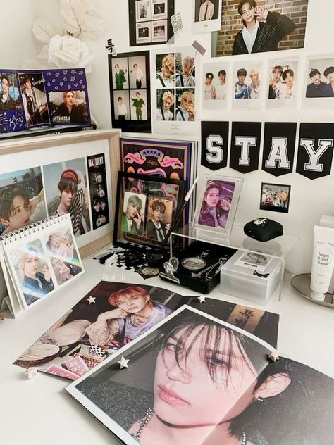 Straykids Bedroom, Stay Room Decor Skz, K Pop Bedroom, Stray Kids Room Ideas, Skz Room Decor, Straykids Room Decor, Stray Kids Room Decor, Kpop Bedroom, Stay Core