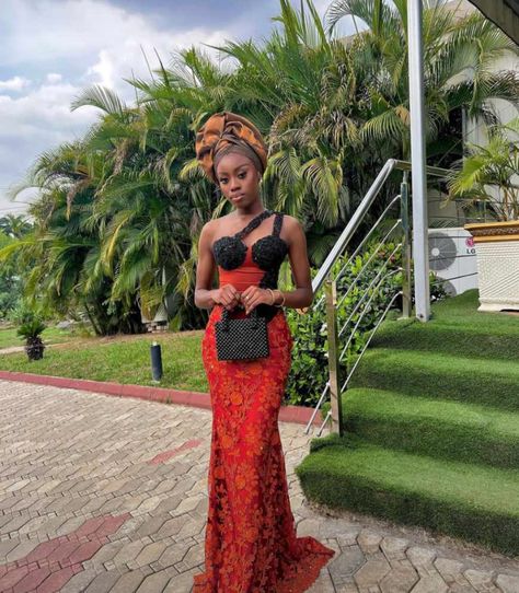 Simple Aso Ebi Lace Style 2024, Simple Asoebi Styles Lace, Simple Asoebi Styles, Asobi Styles, Yoruba Attire, Asoebi Styles Lace, Prom 2k24, Lace Styles For Wedding, Nigerian Dress Styles