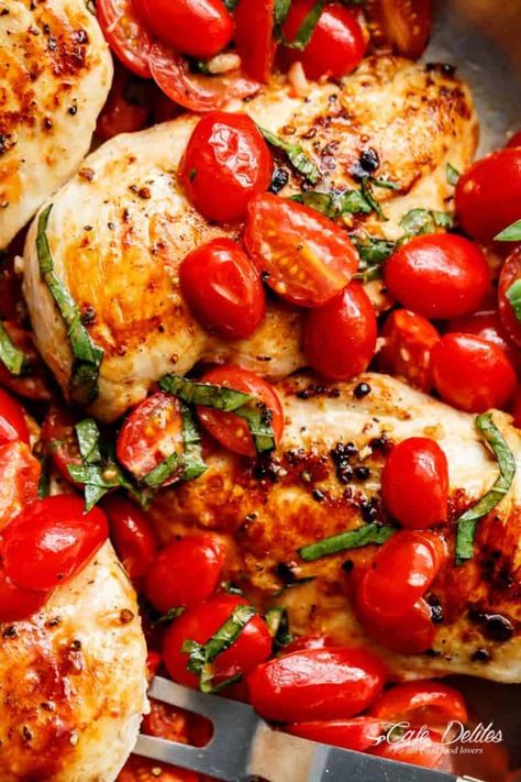 Tomato Basil Chicken Recipe, Chicken Basil Recipes, Tomato Basil Recipes, Grape Tomato Recipes, Chicken Recipes With Tomatoes, Tomato Basil Chicken, Tomatoes Recipes, Cherry Tomato Recipes, Grape Recipes