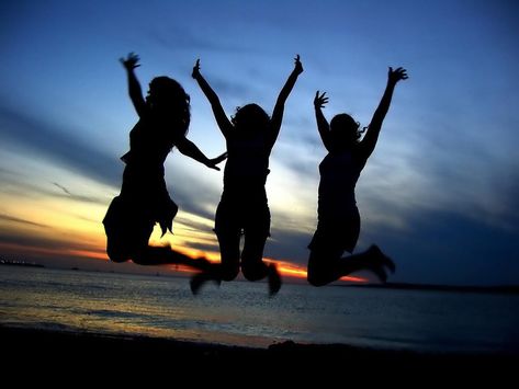 Friends Group Photo, Friends Celebrating, Best Friend Images, Friends Picture Frame, Cute Babies Photography, Three Best Friends, Three Girls, Friend Pictures Poses, Best Friend Photography