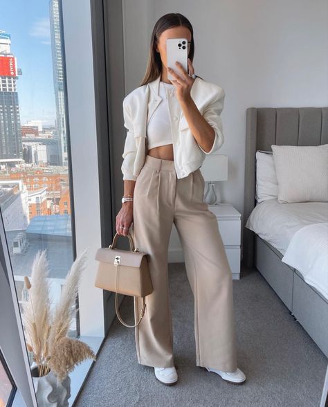 Trouser Women Outfit, Womens Tailored Pants, Vanilla Girl Work Outfits, Nice Work Outfits, Trouser Work Outfit Women, Pants And Blouse Outfit Classy, Trendy Business Outfits For Women, Women’s Office Wear, Cute Corporate Outfits