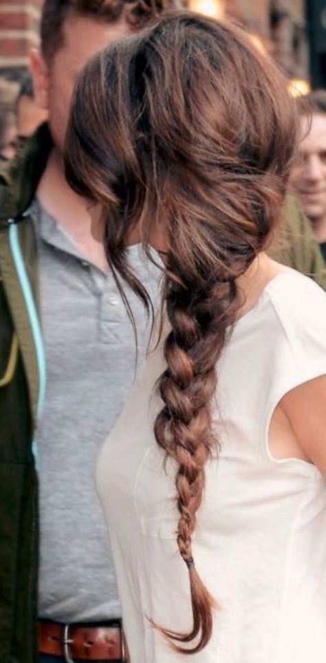 Casual messy side braid.                                                                                                                                                     Love Love Love!! Messy Side Braid, Side Braids, Selena Gomez Hair, Side Braid Hairstyles, Fishtail Braid, Funky Hairstyles, Side Braid, Braided Hairstyles Easy, Braids For Long Hair