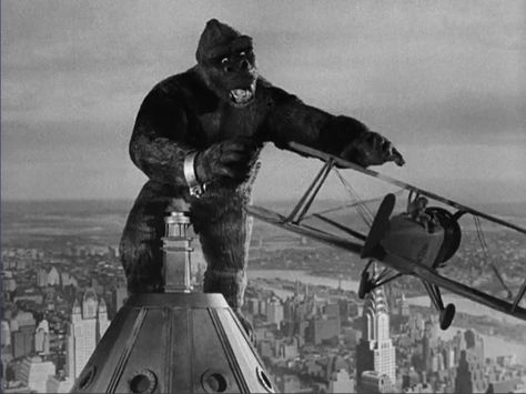 'King Kong' - King Kong  (1933)  dir. Merian C. Cooper and Ernest B. Schoedsack King Kong 1933, Giant Monster Movies, The Last Man On Earth, Kong Godzilla, King Kong Vs Godzilla, Godzilla Wallpaper, Famous Monsters, Horror Monsters, Cool Monsters