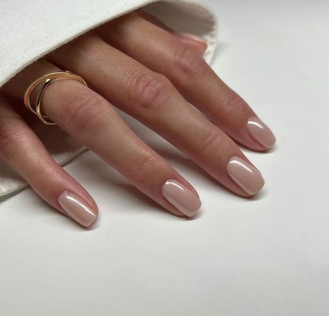 Neutral Chrome Nails Are 2024's Quintessential Minimalist Manicure Neutral Chrome Nails, Natural Chrome Nails, Neutral Chrome, Nude Chrome Nails, Nude Chrome, Minimalist Manicure, Chrome Manicure, Chrome Nail Polish, Bridesmaids Nails