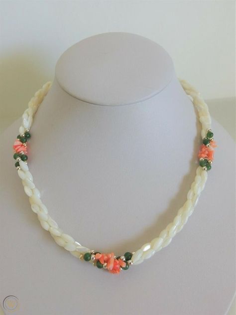 Coral And Pearl Beads Jewellery, Rice Pearl Necklace Design, Coral Necklace Designs, Rice Pearls Jewellery, Traditional Coral Jewelry With Round Beads, Traditional Coral Jewelry With Colorful Beads, Coral Beads Jewellery, Handmade Necklaces Beads, Beads Jewellery Designs