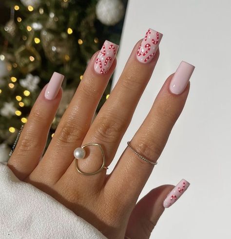 Holiday Acrylic Nails, Candy Cane Nails, Christmas Nails Easy, Christmas Gel Nails, Nail Candy, Christmas Nails Acrylic, Festival Nails, Xmas Nails, Christmas Nail