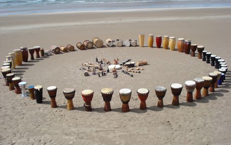 A drum circle would be a good activity to set up on the field (Ryo's speciel request!) Djembe Drum, Hand Drums, Drum Circle, Brain Diseases, Drum Lessons, Circle Time, Percussion Instruments, Sound Healing, Music Therapy