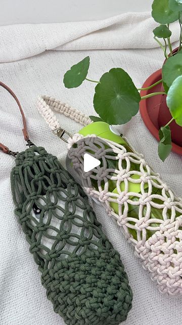 Macrame Water Bottle Holder Tutorial, Macrame Bottle Holder Tutorial, Macrame Water Bottle Holder Diy, Macrame Wine Bottle Holder, Macrame Water Bottle Holder, Macrame Bottle Holder, Macrame Water Bottle, Macrame Bottle, Crochet Water Bottle Holder