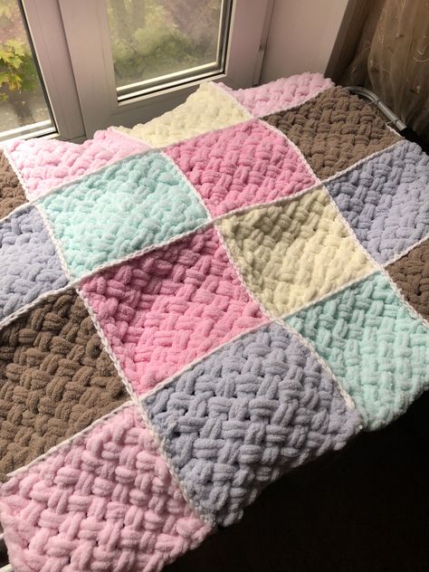 Puffy Alize Blanket, Alize Puffy Ideas, Alize Puffy Плед, Puffy Deka, Puffy Ip, Alize Puffy Blanket, Puffy Yarn, Chunky Blanket Diy, Puffy Blanket