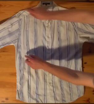 Learn Something (@cooltechtipz) on X Tshirt Folding Hack, Fold Tshirts, How To Fold, Clever Ideas, How To Wear, T Shirt, Clothes