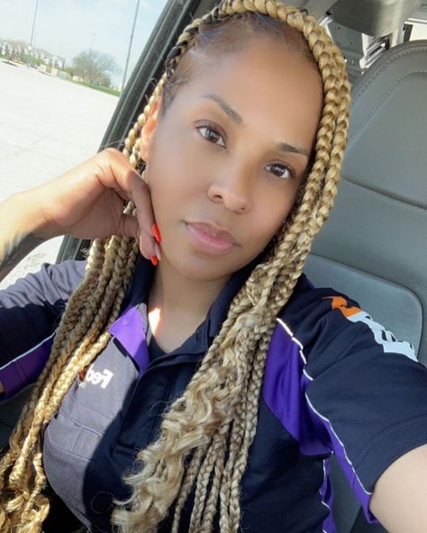 FedEx Driver Fedex Driver Picture, Women Drivers, Female Office, Delivery Pictures, Fedex Delivery, Uber Driver, Delivery Driver, April 13, Special Delivery