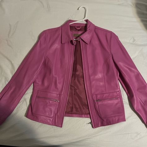 Pink 100% Leather Jacket 💖 Pink Leather Blazer, Leather Jacket Aesthetic, Jacket Aesthetic, Pink Leather Jacket, Leather Blazer, Pink Leather, Red Leather Jacket, Leather Jacket, Size Medium