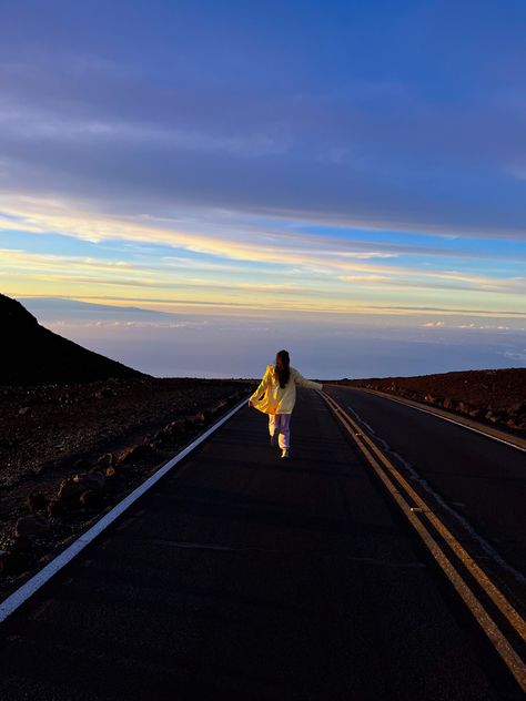 Sunrise, road, running, behind, clouds Honolulu City Aesthetic, Hawaii City Aesthetic, Hawaii Waterfall Aesthetic, Hawaii Sunrise Aesthetic, Honolulu Hawaii Sunset, Haleakala Sunrise, Golden Gate Bridge, Golden Gate, Gate