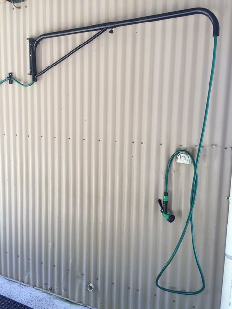 STABLE ACCESSORIES , MISCELLANEOUS, HORSE WASH, SPRAY WASH BOOM Horse Tack Rooms, Livestock Barn, Horse Farm Ideas, Barn Hacks, Diy Horse Barn, Cattle Barn, Horse Barn Ideas Stables, Horse Barn Designs, Dream Horse Barns