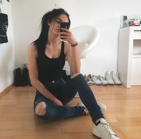 Gina Lorena, Nails Matte, Girl Inspiration, Edgy Outfits, Outfits Ideas, Coffin Nails, Aesthetic Girl, Teen Fashion, Lookbook