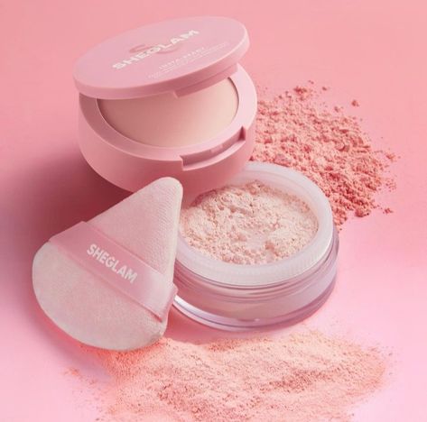 Triangle Puff, Sheglam Makeup, Under Eye Setting Powder, Powder Translucent, Under Eye Makeup, Makeup Accesories, Disney Makeup, Cosmetic Sets, Makeup Store