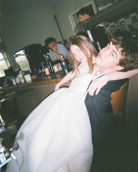 Image shared by KTHBLUE. Find images and videos about vintage, couple and wedding on We Heart It - the app to get lost in what you love. Reaction Pictures Flirty, James And Alyssa, Photo Couple, Cute Relationship Goals, Teenage Dream, Film Serie, End Of The World, Film Aesthetic, Couple Aesthetic