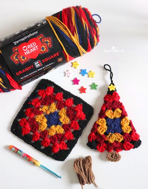 Crochet Granny Ornaments, Ornaments Crochet Christmas, Granny Square Trees, What To Make With Crochet Granny Squares, Granny Square Christmas Trees, Granny Square Christmas Tree Ornament, Granny Square Ornament Pattern, Crochet Granny Christmas Tree, Xmas Granny Square Crochet