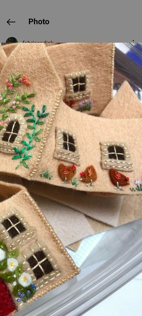 Tree Cottage, Felt House, Wool Felt Projects, Felt Crafts Christmas, Felt Embroidery, Fabric Houses, Felt Christmas Ornaments, Wool Crafts, March 7