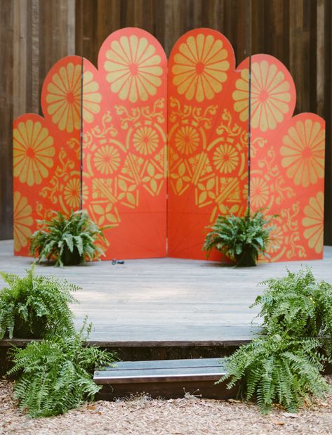 orange ceremony hippie floral 60s backdrop 70s Outdoor Wedding, Wedding Mural Backdrop, 70s Backdrop, Unique Wedding Backdrop, Wedding Wall Decor, Boho Outdoor Wedding, Diwali 2024, Ceremony Decorations Outdoor, 70s Wedding