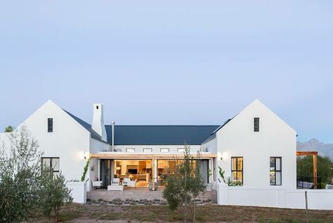 Cape Dutch Style Homes, Modern Cape Dutch, Exterior House Paint Colors, Modern Cape, Farm Style House, Dutch Farms, Modern Home Style, Turkey Hill, Kalk Bay