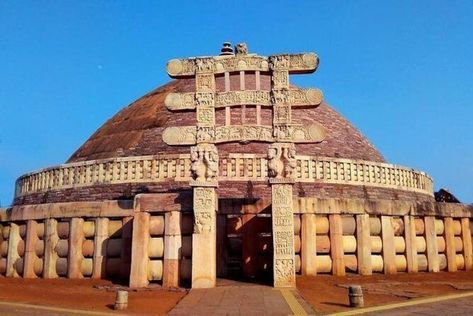 Great Stupa At Sanchi, Sanchi Stupa, Monument In India, Bali Tour Packages, Stone Sculptures, History Of India, Madhya Pradesh, Indian History, Buddhist Temple