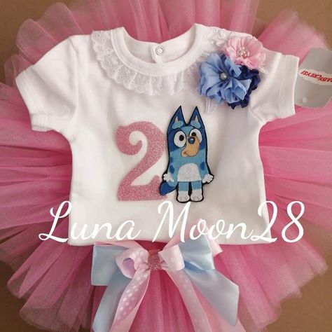 Adquiere éste hermoso Outfit en mi página Luna Moon28 Bluey Outfits, Bluey Dress, Baby Birthday Party Theme, Bluey Party, Bluey Birthday, 2nd Birthday Party Themes, Birthday Girl Outfit, 1st Birthday Outfits, Baby Birthday Party