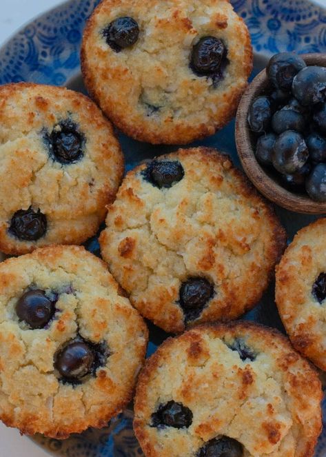 Easy Keto Blueberry Muffins - The Best Keto Recipes Chicken Bacon Ranch Soup, Cheesy Chicken Soup, Keto Pumpkin Chocolate Chip Cookies, Ranch Soup, Low Carb Fall Desserts, Coconut Flour Muffins, Raspberry Bread, Keto Blueberry Muffins, The Best Keto Recipes