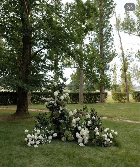 Timeless Wedding Decor, Alter Flowers, Floral Archway, Wedding Design Inspiration, Diy Wedding Backdrop, Nature Inspired Wedding, Ceremony Inspiration, Garden Party Wedding, Wedding Mood Board