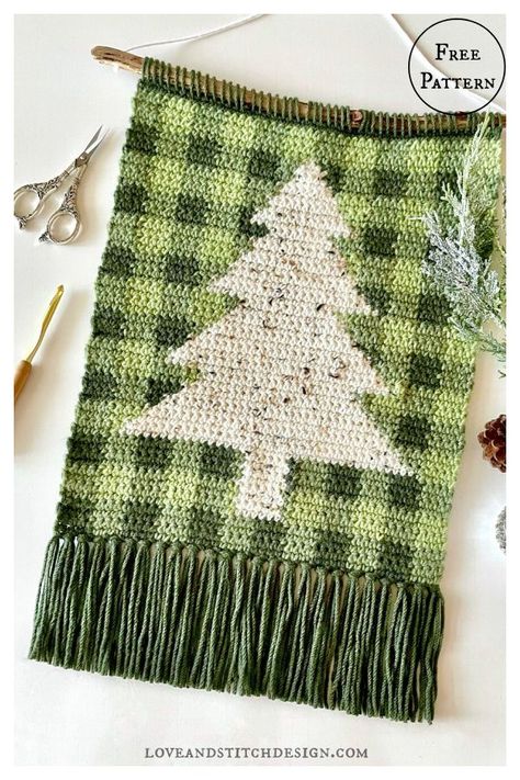 The Plaid Christmas Tree Wall Hanging Free Crochet Pattern Crochet Tapestries, Winter Markets, Christmas Tree Wall Hanging, Wall Hanging Crochet, Crochet Wall Hanging, Tree Wall Hanging, Bandeau Au Crochet, Bobble Crochet, Crochet Bobble