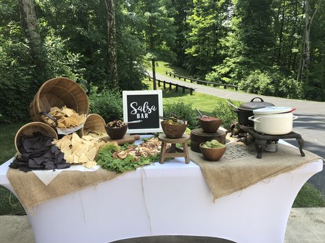 Boho Taco Bar Party, Wedding Juice Bar Ideas, Nacho Bar Table Wedding, Chips Salsa Bar Wedding, Chips And Dip Cocktail Hour, Tortilla Chip Bar Wedding, Nacho Bar Cocktail Hour, Chip And Salsa Bar Wedding, Taco Bar At A Wedding