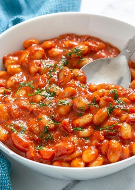 Italian Baked Beans, Baked Butter Beans Recipe, Baked Bean Salad, Small Batch Baked Beans, Tomato Baked Beans, Tomato Beans Recipes, Baked Beans Homemade, Diy Baked Beans, English Baked Beans