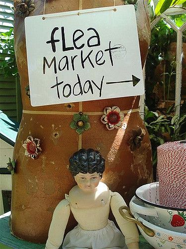 Sales Aesthetic, Sale Aesthetic, Yard Sale Signs, Flea Market Booth, Market Photo, Flea Market Style, Blog Banner, Market Sign, Market Displays